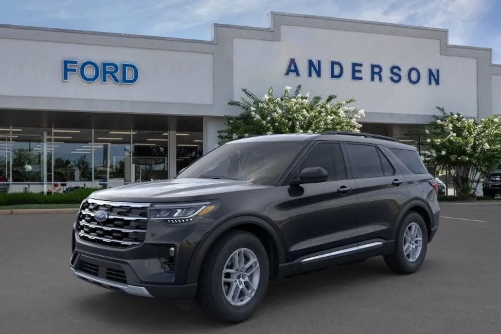 2025 Ford Explorer photo 1