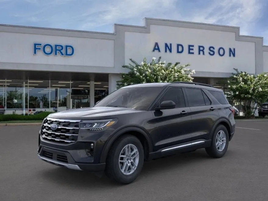 2025 Ford Explorer photo 1