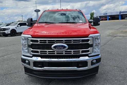2025 Ford F-350 XLT photo 2