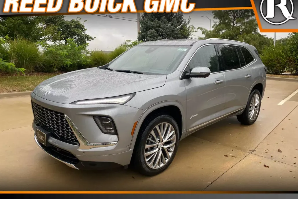 2026 Buick Enclave Avenir photo 1