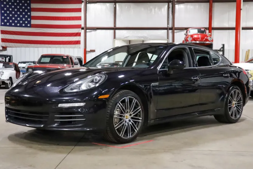 2016 Porsche Panamera 4S photo 1