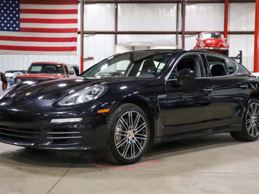 2016 Porsche Panamera 4S photo 1