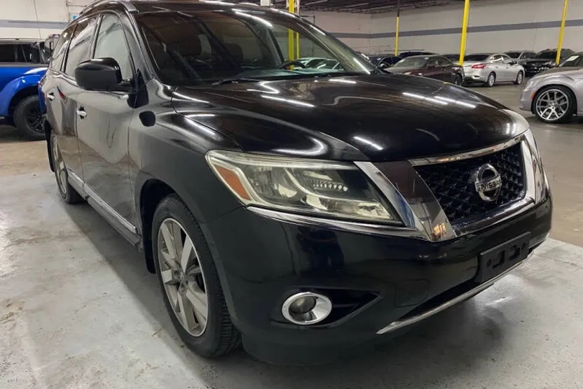 2014 Nissan Pathfinder Platinum photo 1