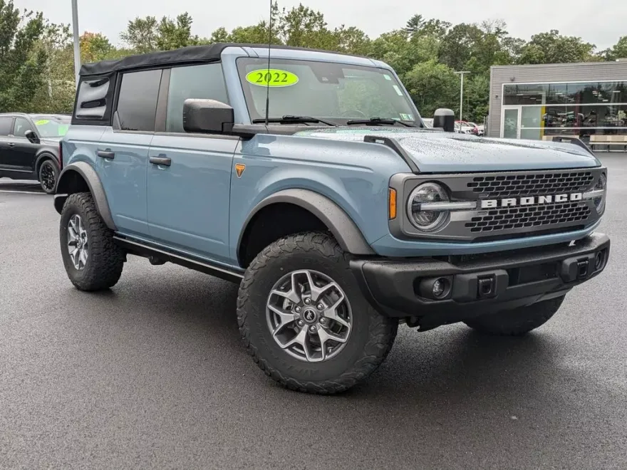 2022 Ford Bronco Badlands photo 1
