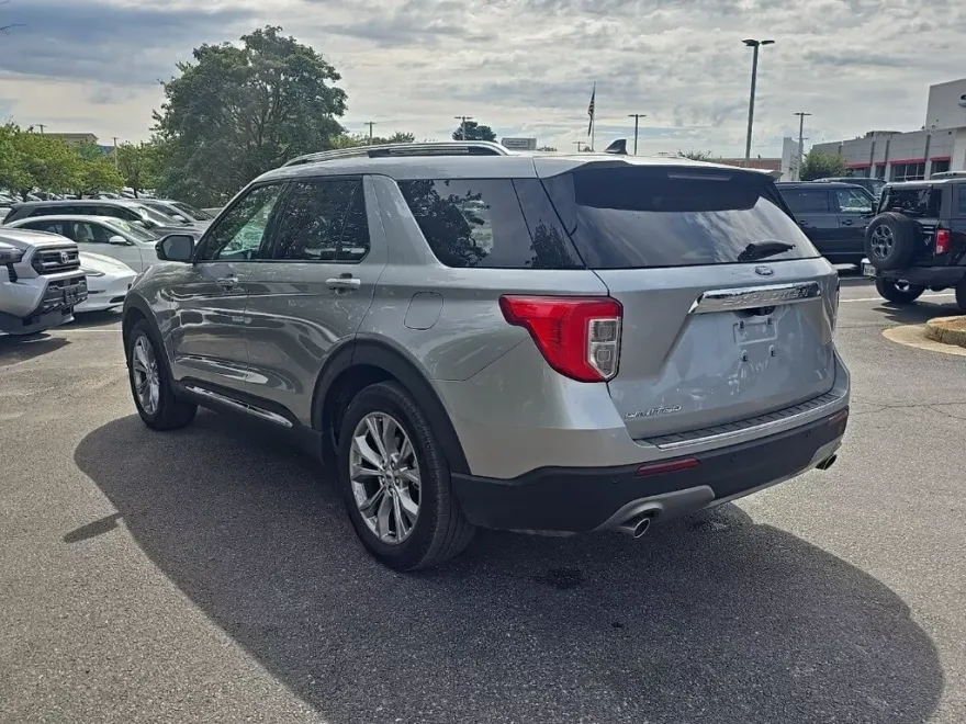 2024 Ford Explorer Limited photo 1