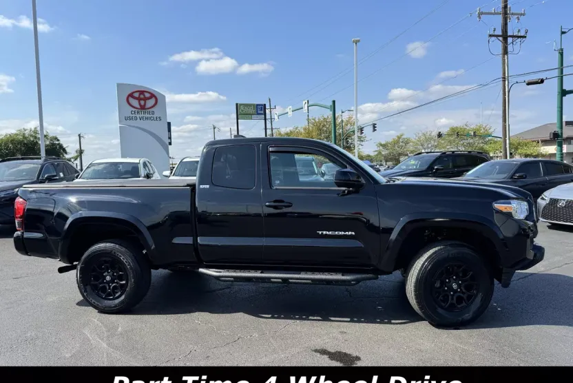 2022 Toyota Tacoma SR5 V6 photo 1