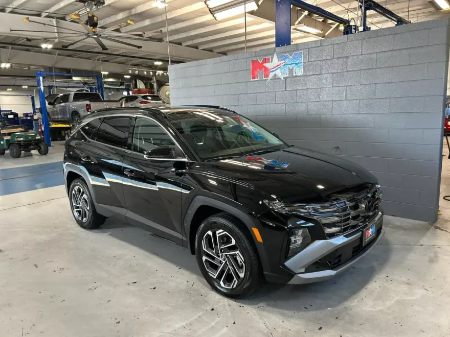 2025 Hyundai Tucson Hybrid Limited SEL Convenience photo 1