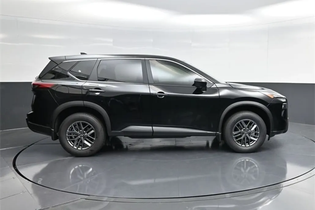 2026 Nissan Rogue S photo 1