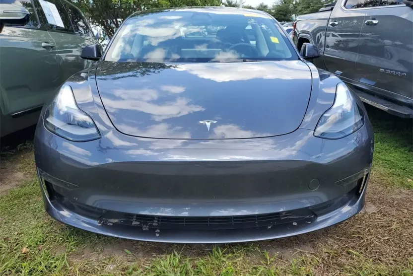 2023 Tesla Model 3 photo 1