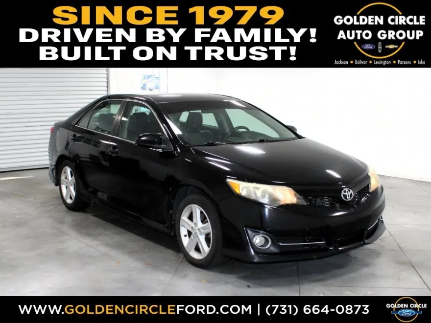 2014 Toyota Camry SE photo 1