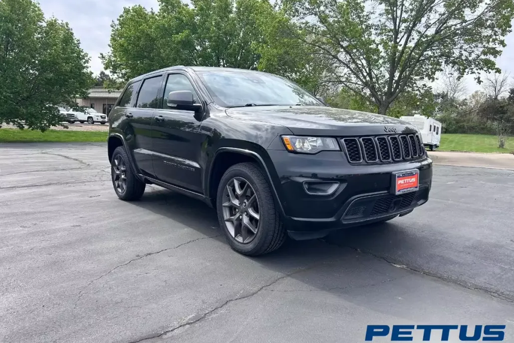 2021 Jeep Grand Cherokee Anniversary Edition photo 1