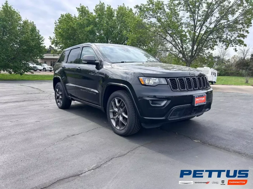 2021 Jeep Grand Cherokee Anniversary Edition photo 1