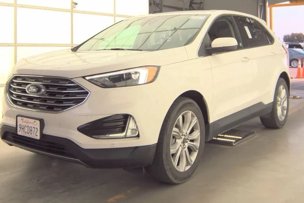 2023 Ford Edge Titanium photo 1