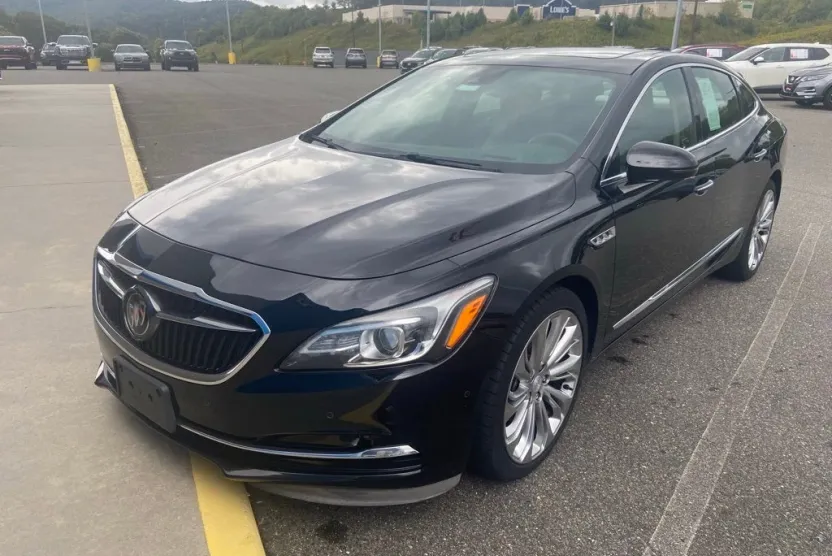 2017 Buick LaCrosse Premium I photo 1