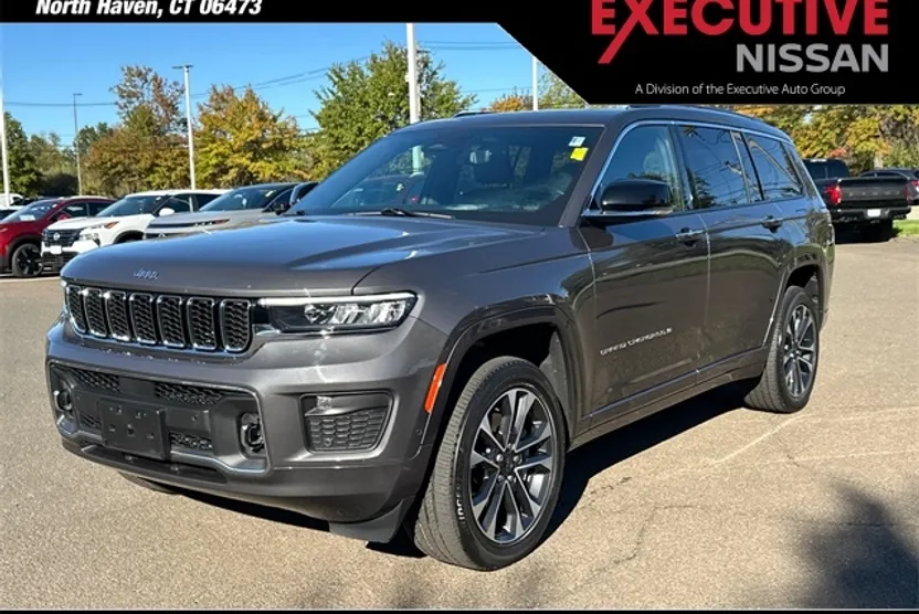 2022 Jeep Grand Cherokee Overland photo 1