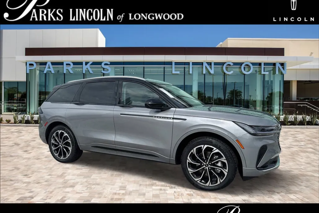 2025 Lincoln Nautilus Reserve photo 1