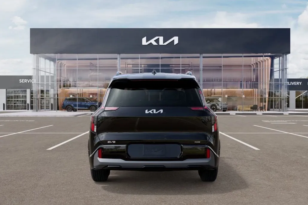 2026 Kia EV9 GT-Line photo 1