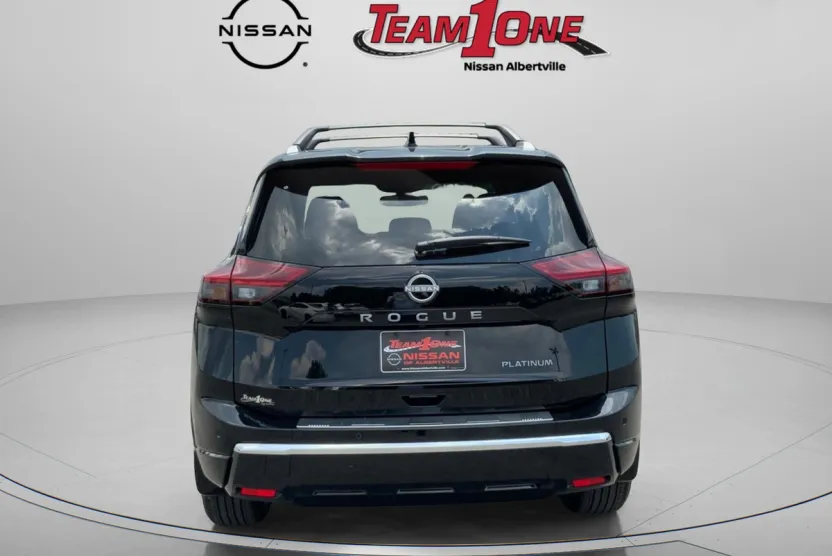 2025 Nissan Rogue Platinum photo 1