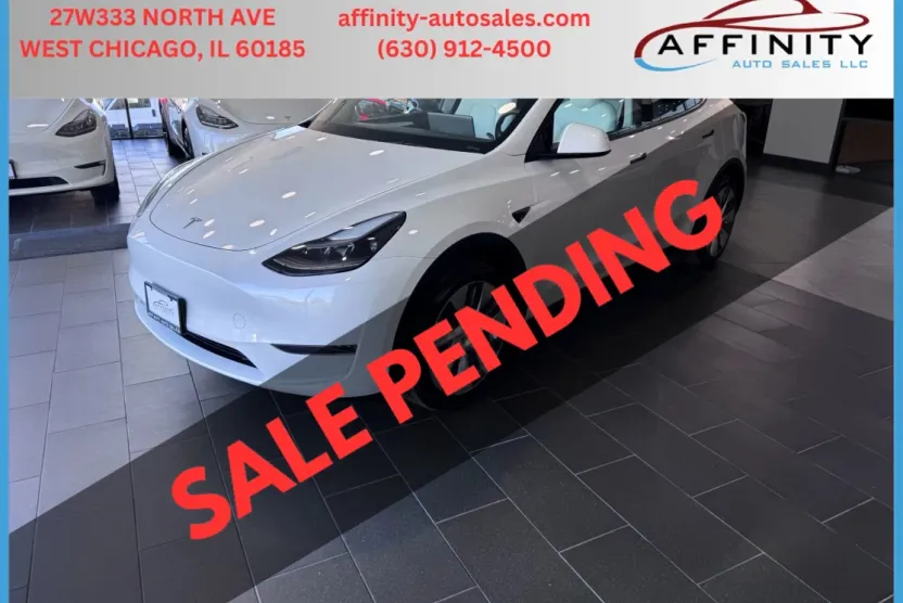 2024 Tesla Model Y Long Range photo 1