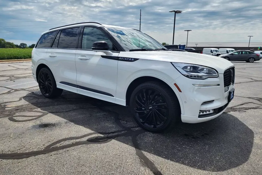 2024 Lincoln Aviator Reserve photo 1