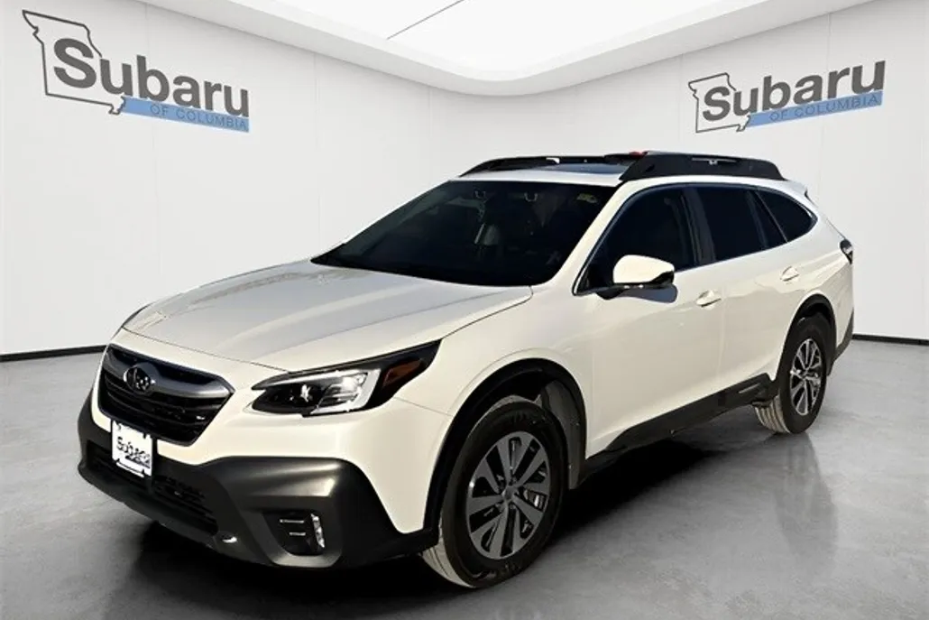 2020 Subaru Outback Premium photo 1