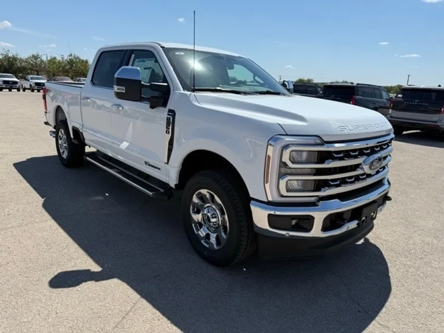 2026 Ford F-250 Lariat photo 1