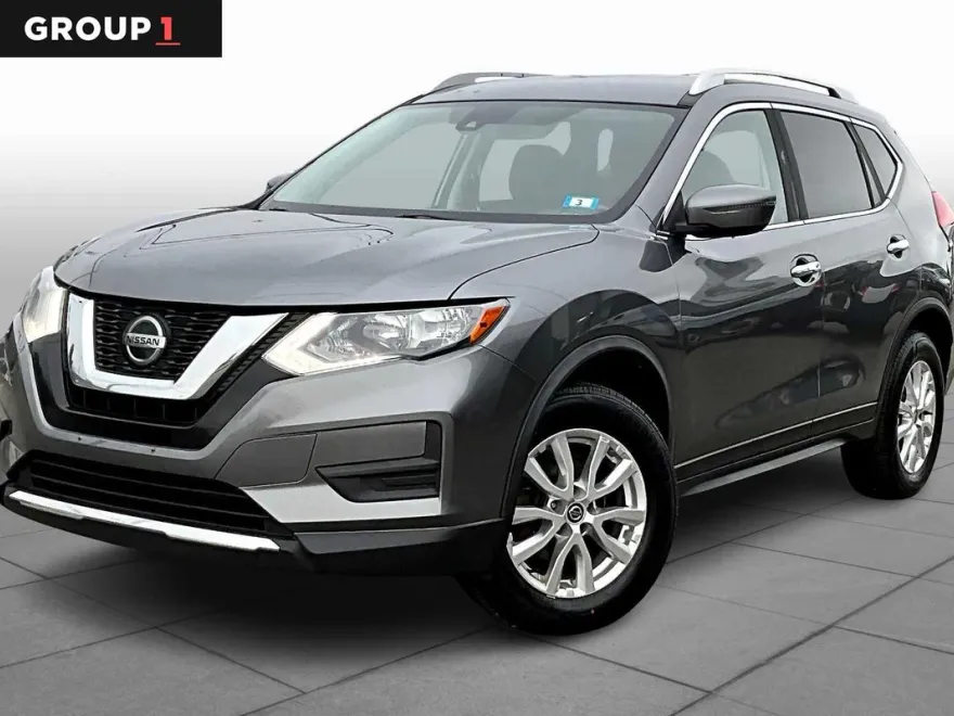 2020 Nissan Rogue SV photo 1