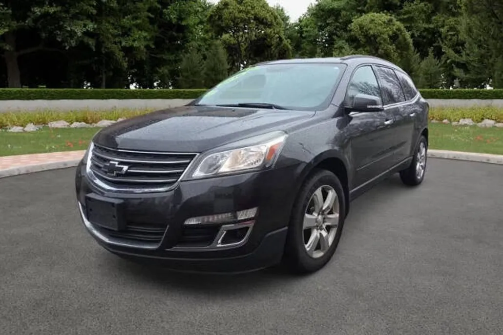 2016 Chevrolet Traverse 1LT photo 1