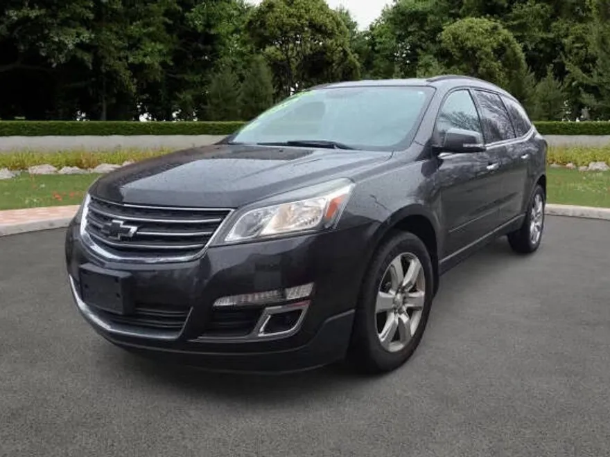 2016 Chevrolet Traverse 1LT photo 1