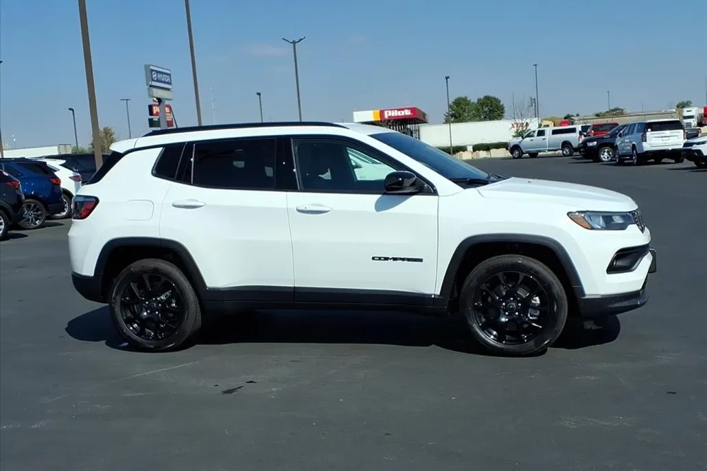 2026 Jeep Compass Latitude Altitude photo 1