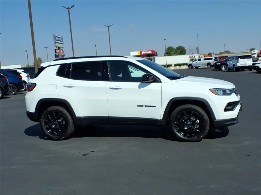 2026 Jeep Compass Latitude Altitude photo 1