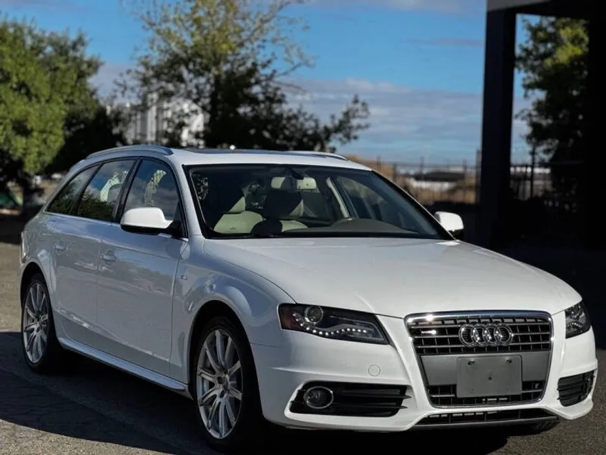 2012 Audi A4 2.0T Quattro Avant Premium Plus photo 1