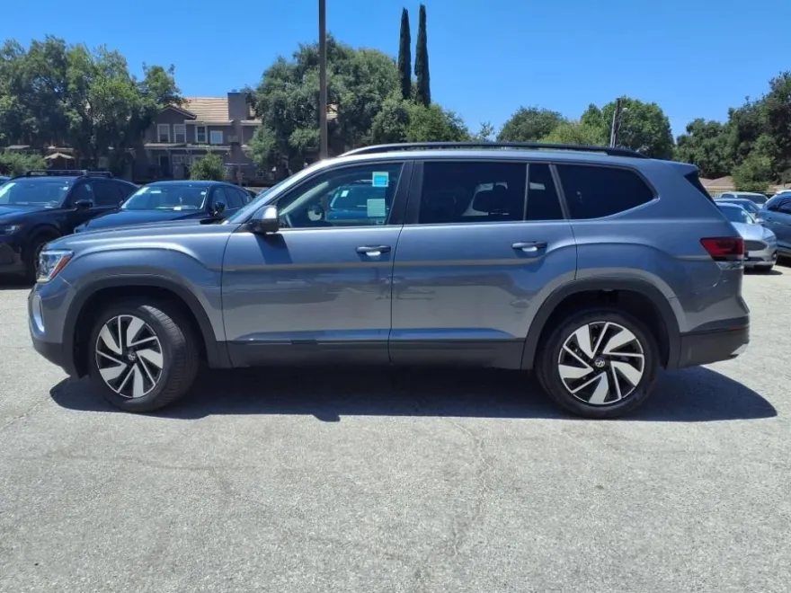 2025 Volkswagen Atlas SE Technology photo 1
