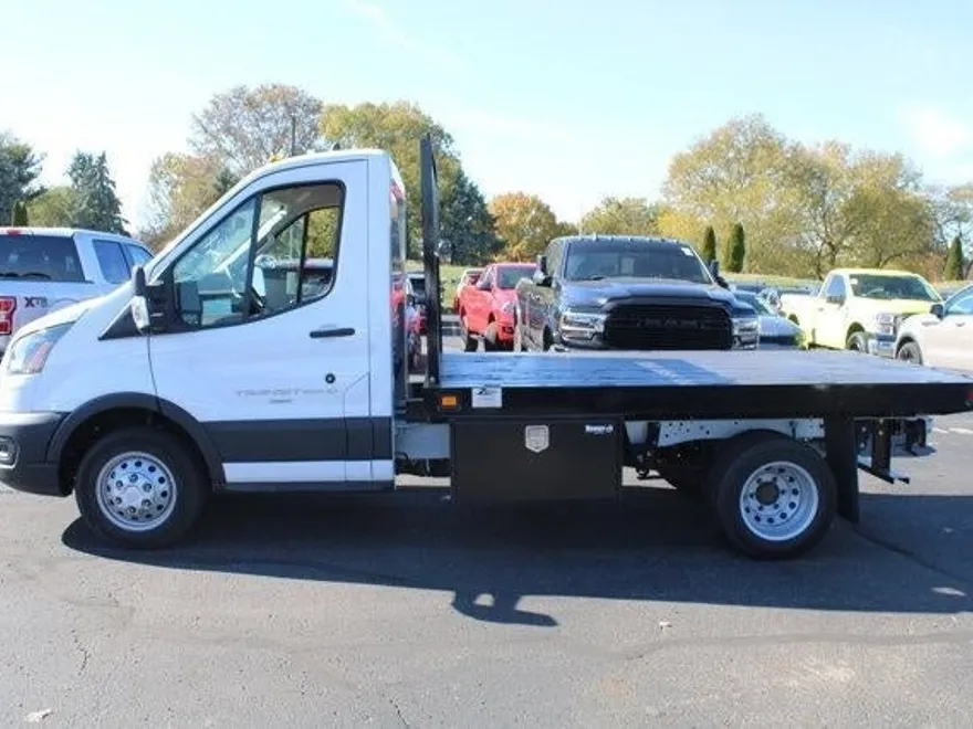 2023 Ford Transit Chassis photo 2
