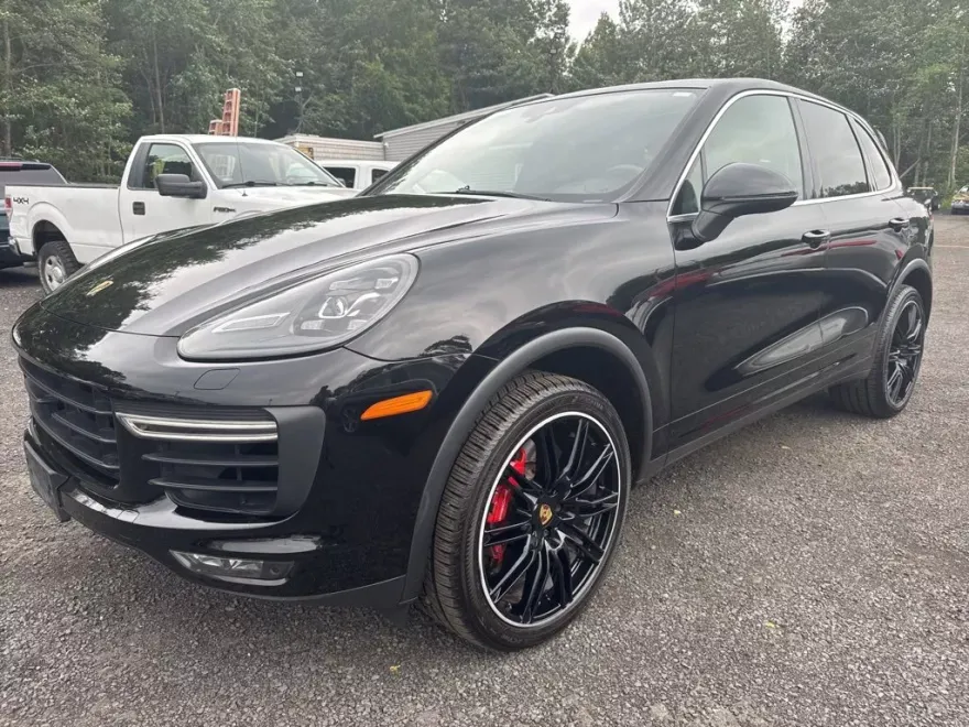 2015 Porsche Cayenne Turbo photo 1