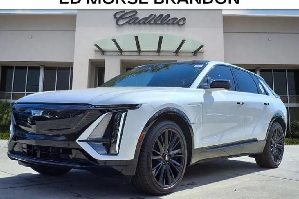 2025 Cadillac Lyriq Sport photo 1