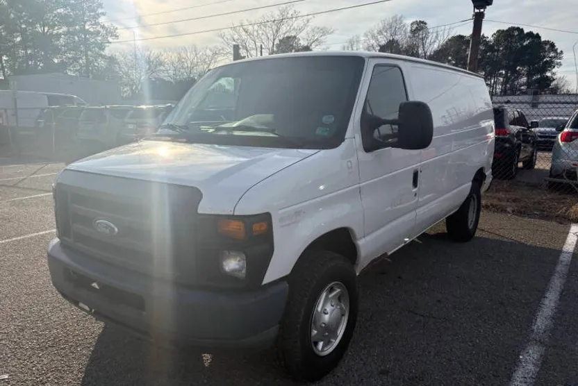 2013 Ford E-350 photo 1