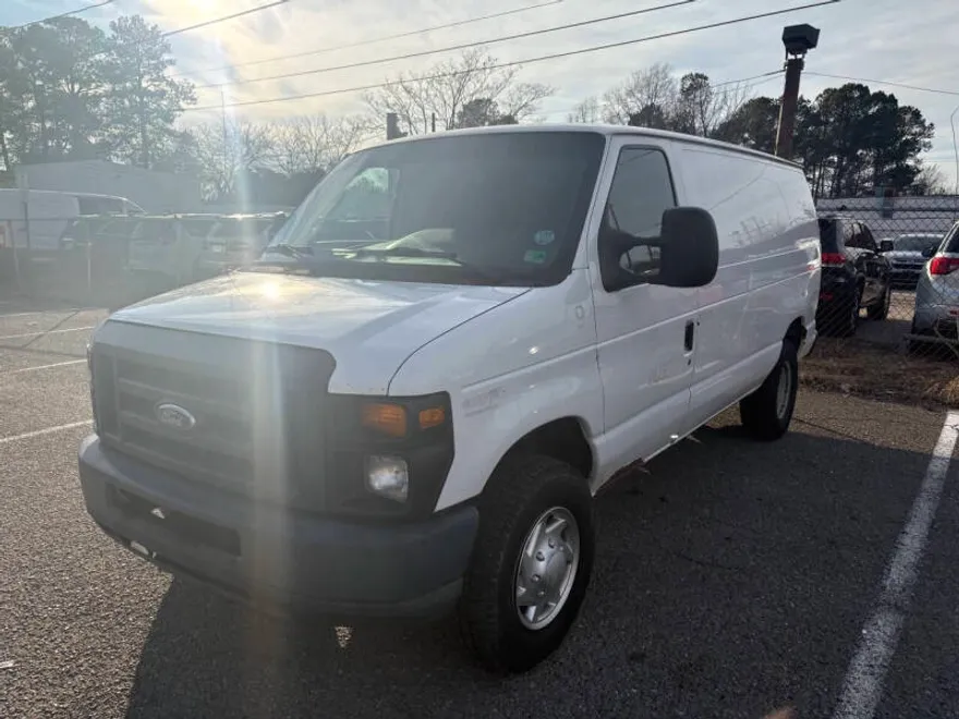 2013 Ford E-350 photo 1