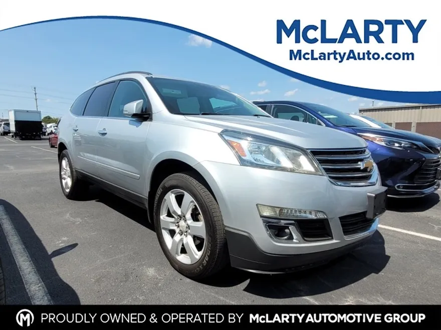 2017 Chevrolet Traverse 1LT photo 1