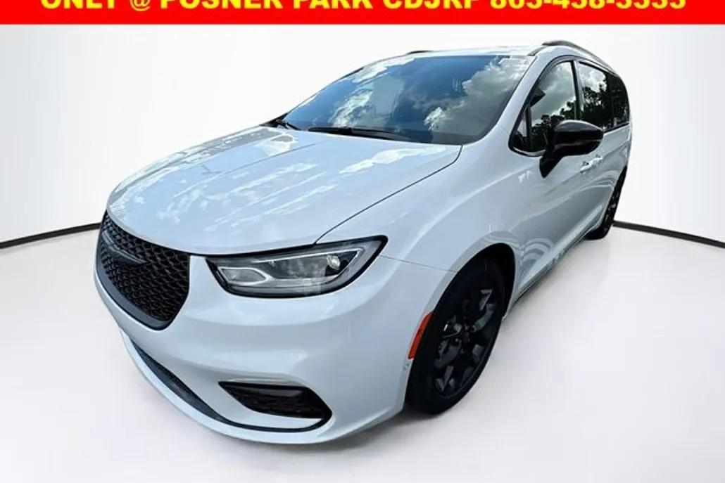 2026 Chrysler Pacifica Limited photo 1