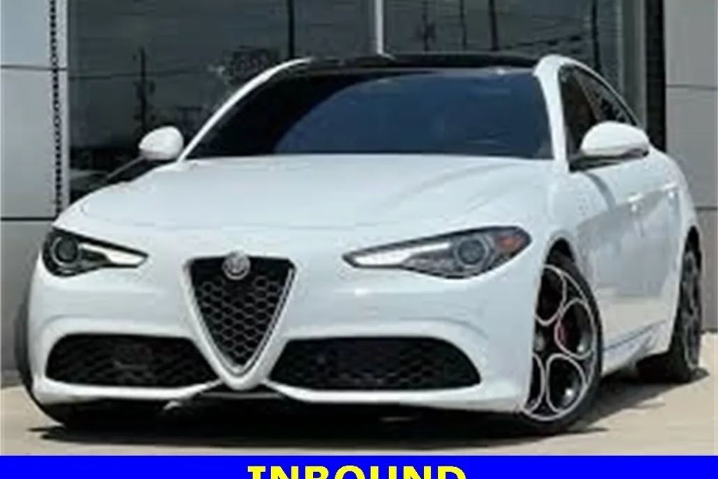 2022 Alfa Romeo Giulia Ti photo 1