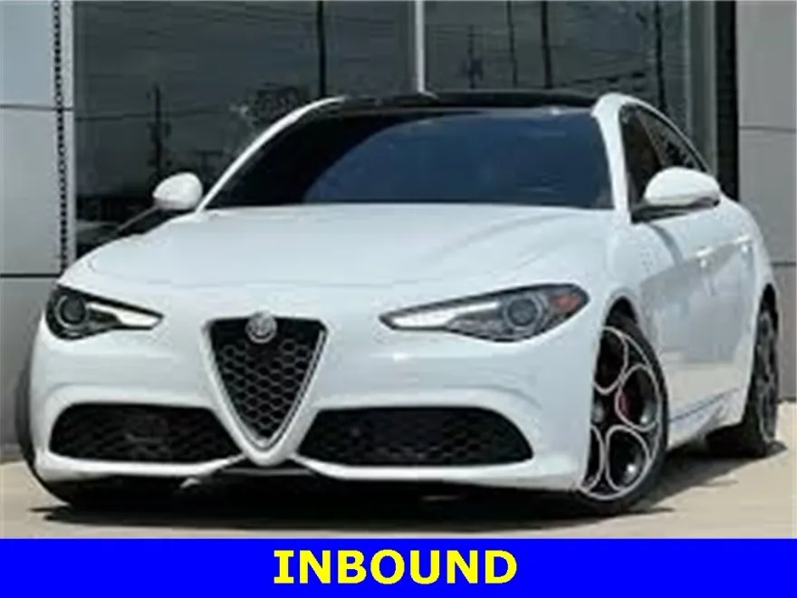 2022 Alfa Romeo Giulia Ti photo 1