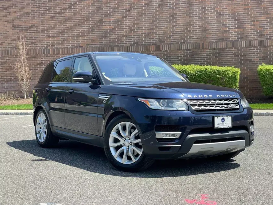 2017 Land Rover Range Rover Sport HSE photo 2