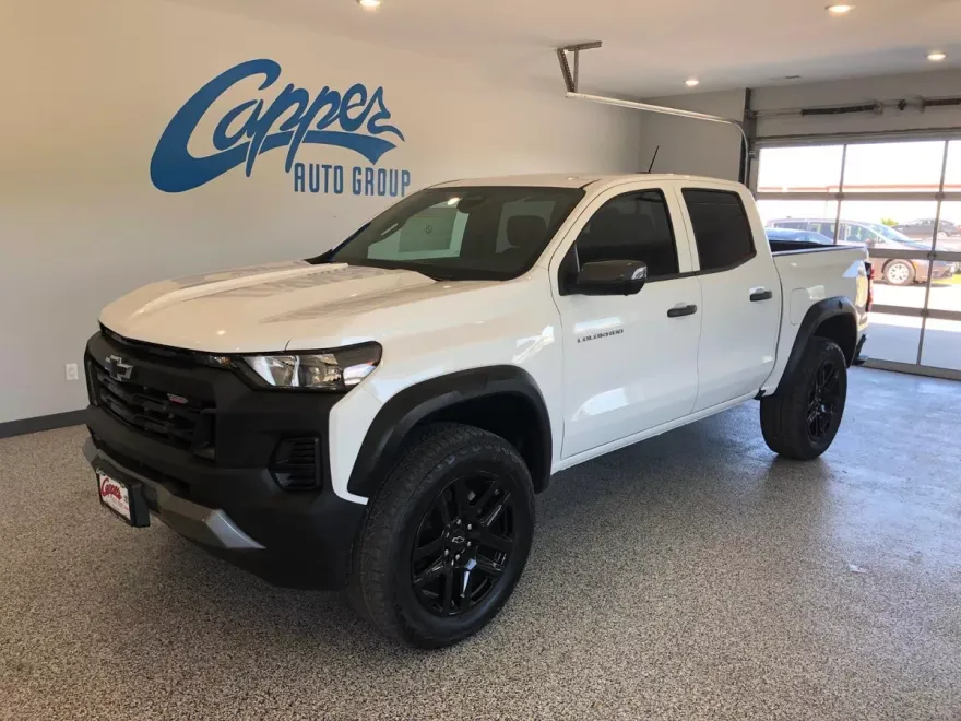 2025 Chevrolet Colorado Trail Boss photo 1