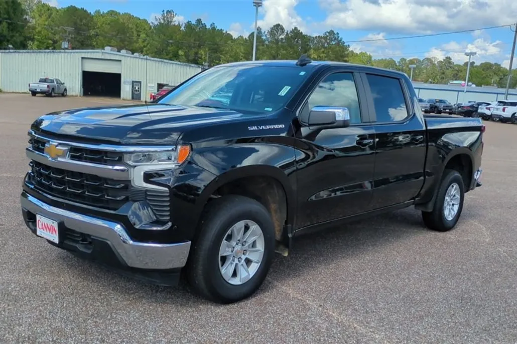 2025 Chevrolet Silverado 1500 LT photo 1