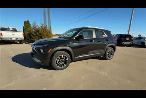 2025 Chevrolet Trailblazer LT photo 1