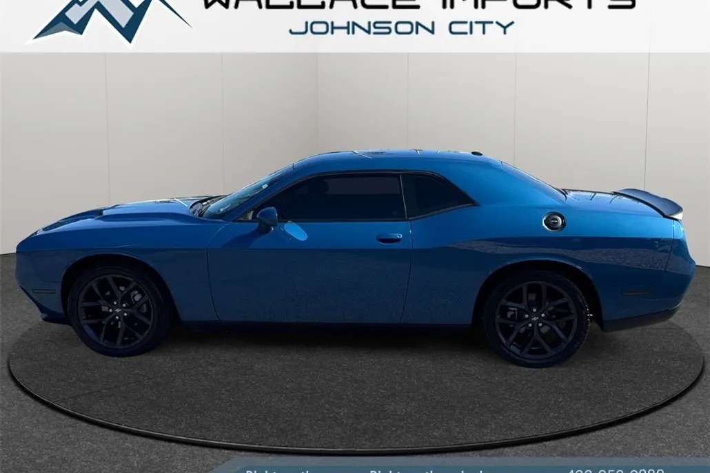 2021 Dodge Challenger SXT photo 1