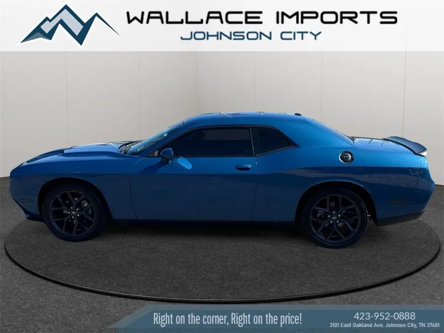2021 Dodge Challenger SXT photo 1