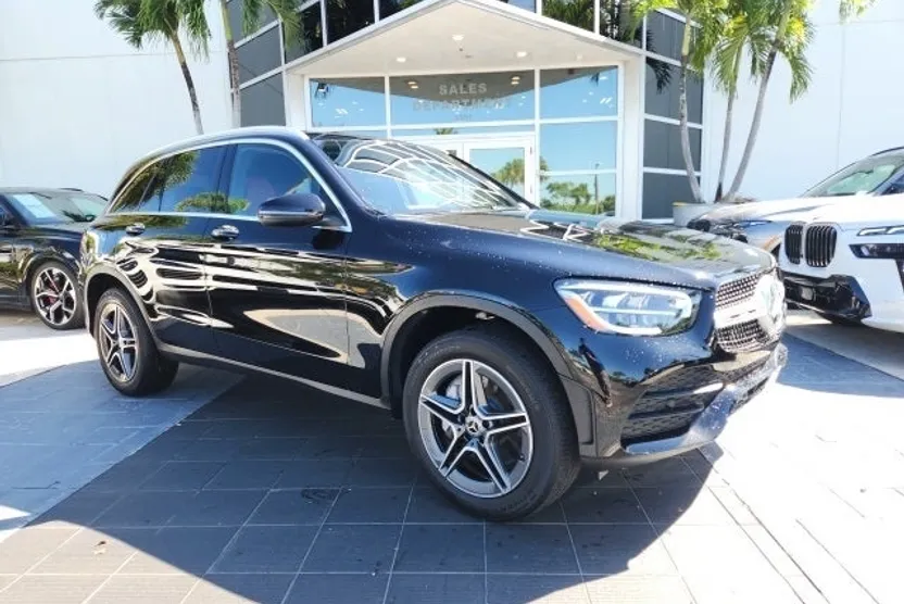 2020 Mercedes Benz GLC 300 photo 1