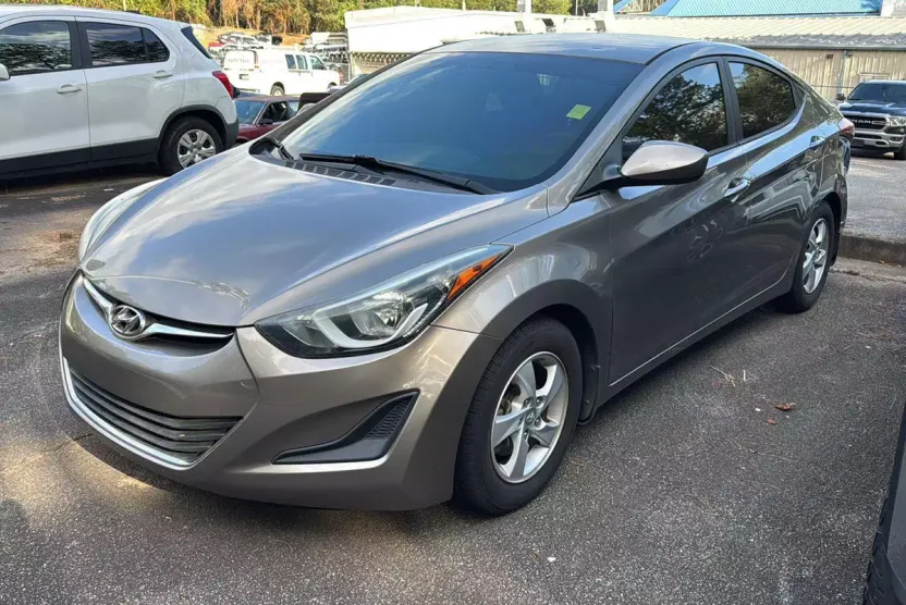 2015 Hyundai Elantra SE photo 1